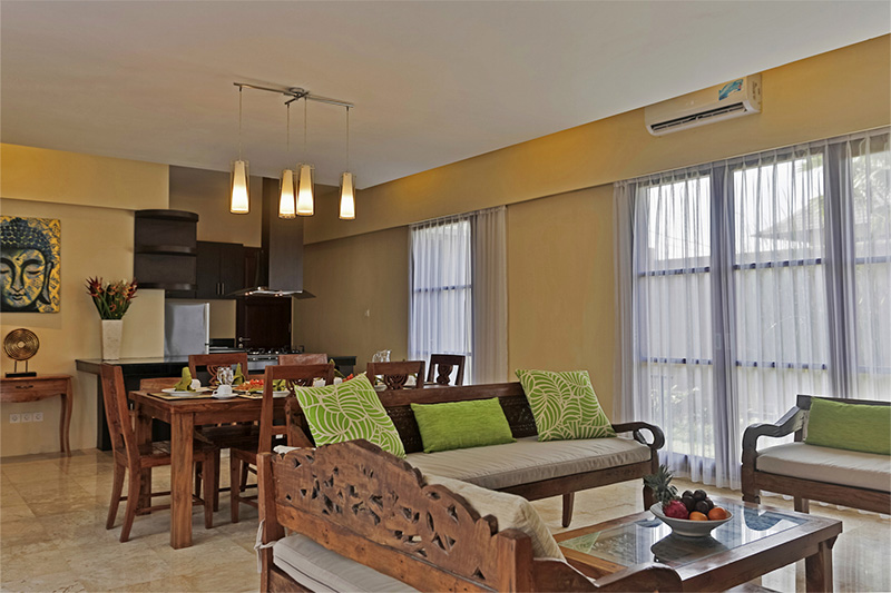 Kumuda Villa - living area, dining table and kitchen